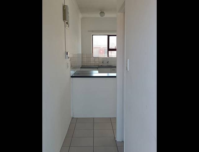 2 BEDROOM PROPERTY TO RENT IN WINDSOR PARK